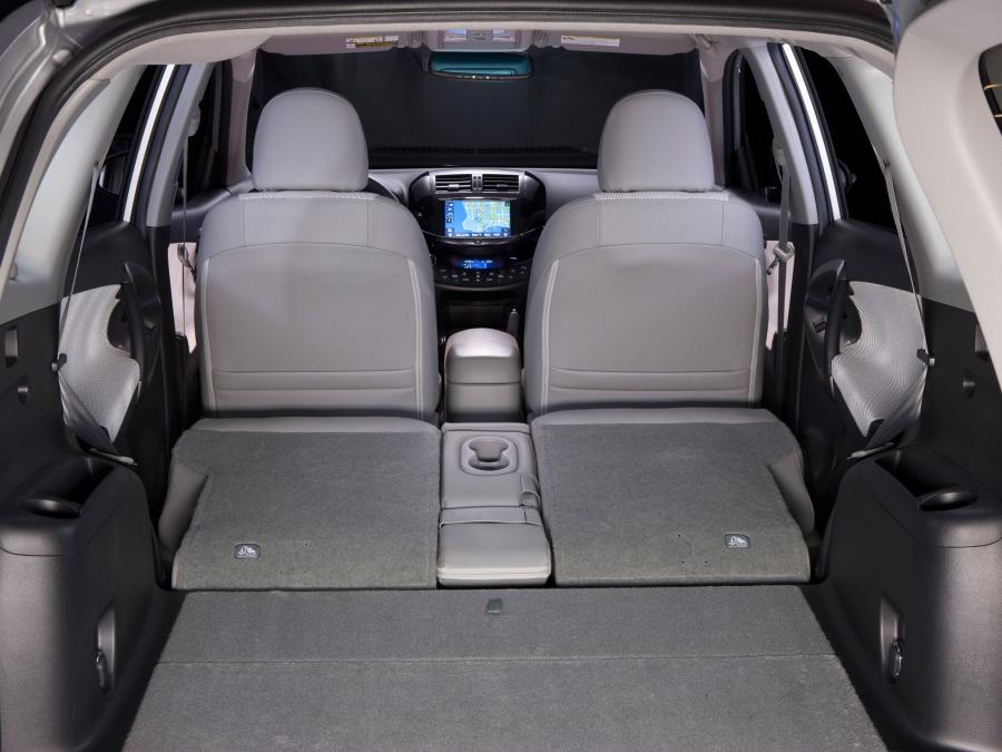  Toyota RAV4 EV 2012 года  (фото 4 из 107)